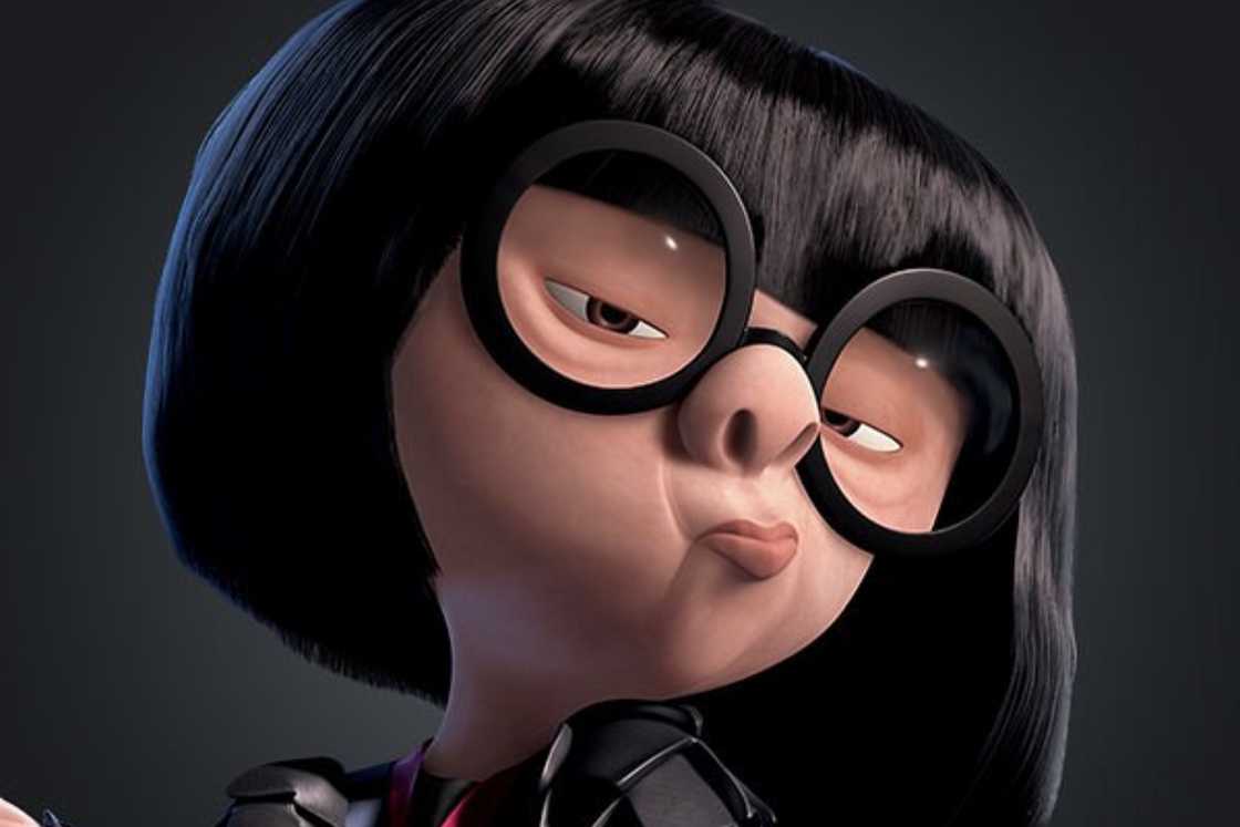 Edna Mode poses for a selfie Edna Mode poses for a selfie