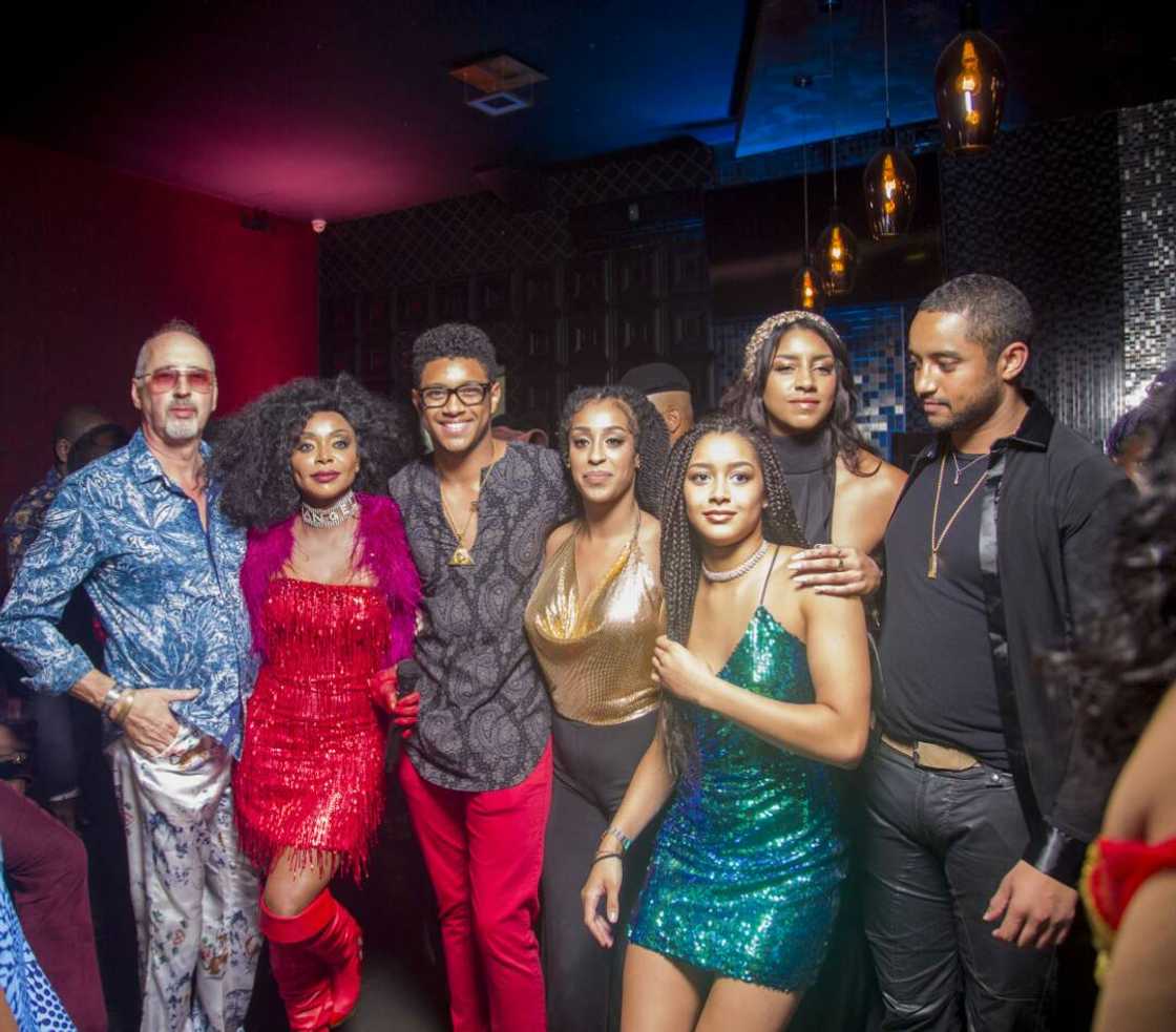 Photos of Stephanie Benson showing her husband and 5 children warms hearts Photos of Stephanie Benson showing her husband and 5 children warms hearts