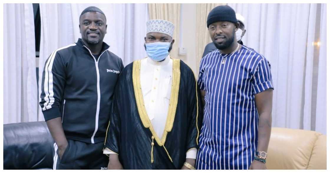 R&b Superstar Akon Arrives in Uganda, Expected to Hold Business Talks with President Museveni R&b Superstar Akon Arrives in Uganda, Expected to Hold Business Talks with President Museveni