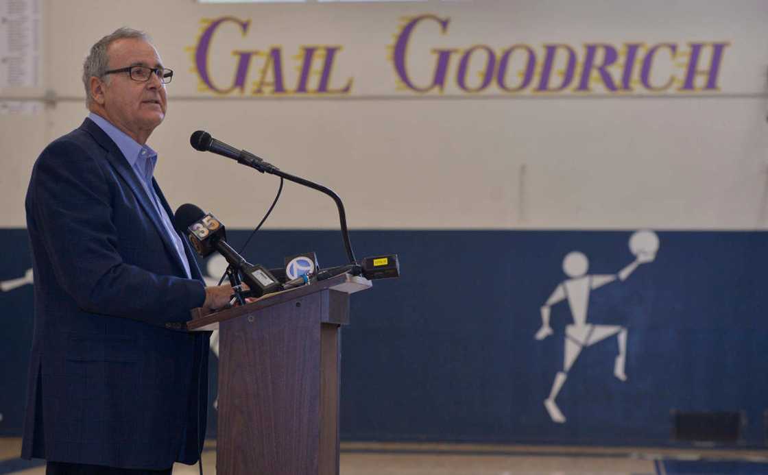 Gail Goodrich giving a speech Gail Goodrich giving a speech