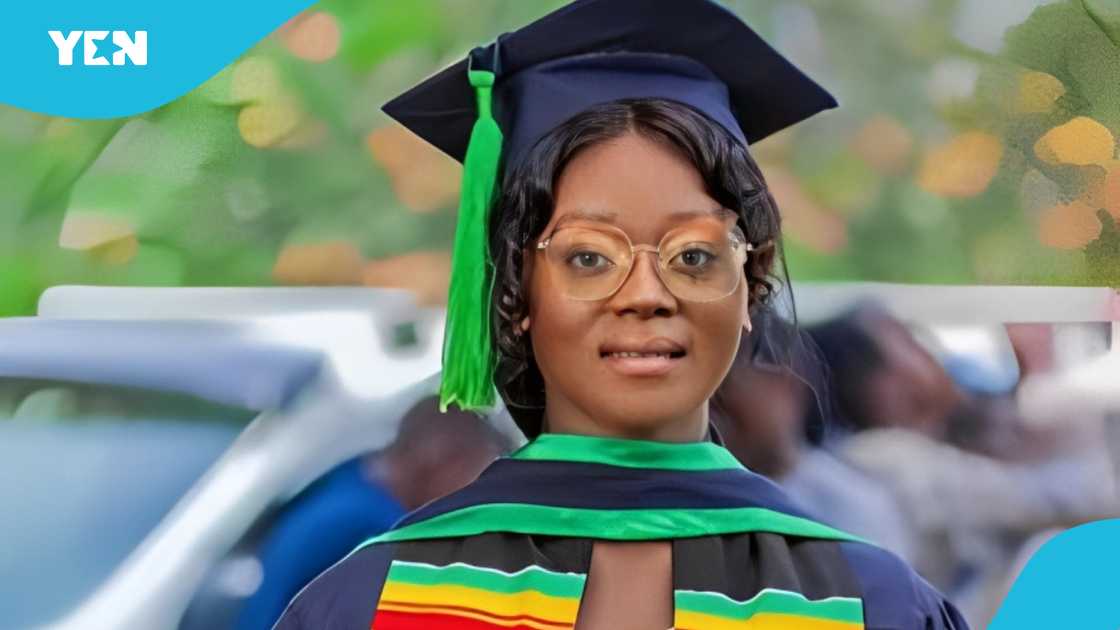 Ghana teacher, Ghana students, Public School in Ghana, Bia West district, ICT in Ghana, Teaching ICT, Computer lab. Ghana teacher, Ghana students, Public School in Ghana, Bia West district, ICT in Ghana, Teaching ICT, Computer lab.