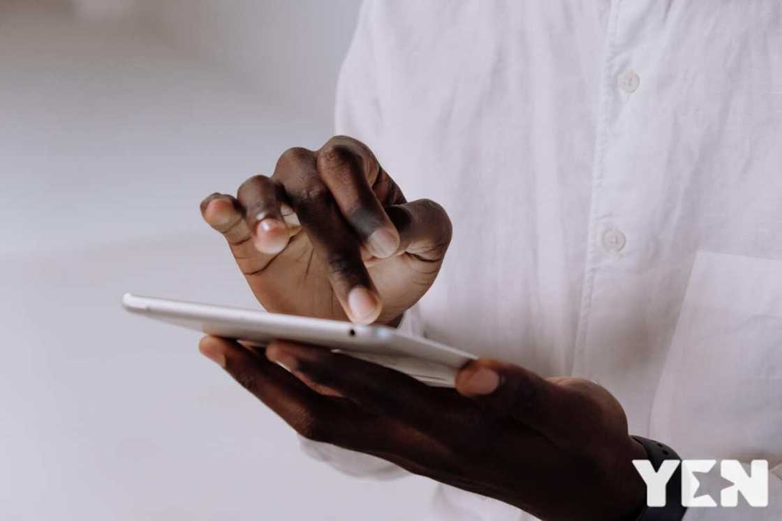 Trending topics on the go: How we write news at YEN.com.gh Trending topics on the go: How we write news at YEN.com.gh