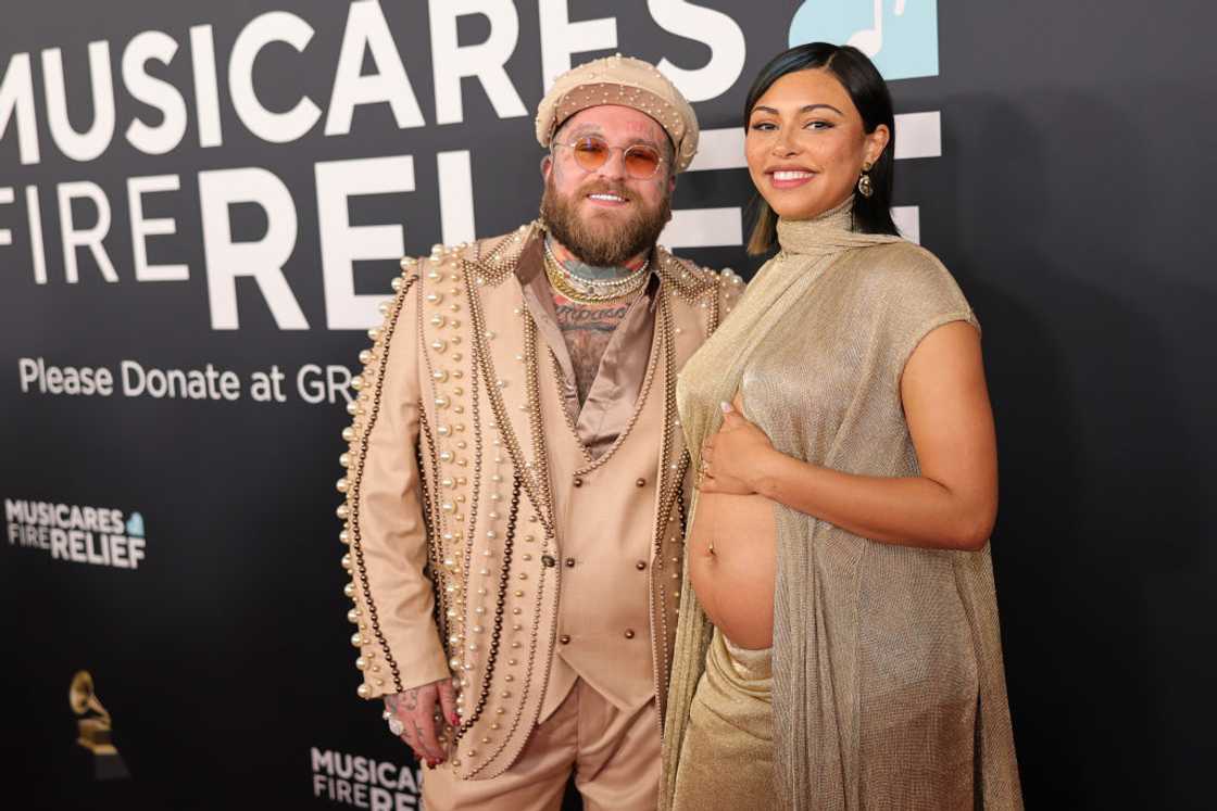 Teddy Swims and his girlfriend, Raiche Wright at the 67th Annual GRAMMY Awards, Red Carpet Teddy Swims and his girlfriend, Raiche Wright at the 67th Annual GRAMMY Awards, Red Carpet