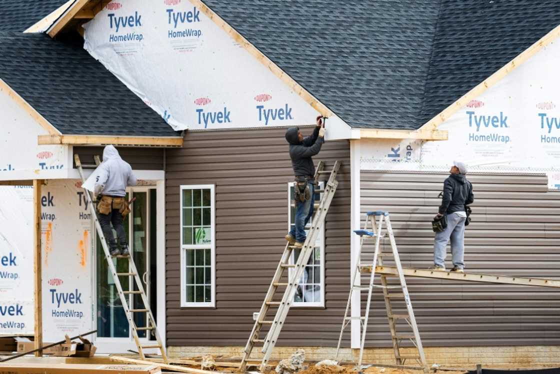 Sales of new US homes edged down in April, according to government data, while analysts warn of weakness ahead Sales of new US homes edged down in April, according to government data, while analysts warn of weakness ahead