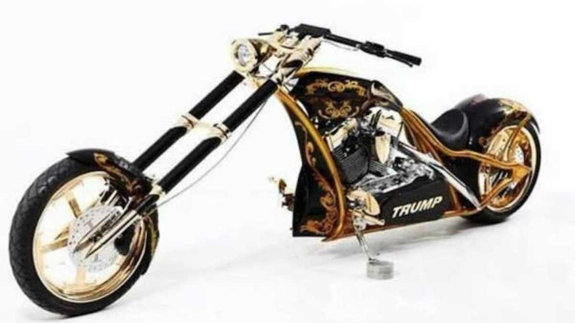 It is one of the few bikes in the world with real gold body.
Photo source: Insider It is one of the few bikes in the world with real gold body.
Photo source: Insider