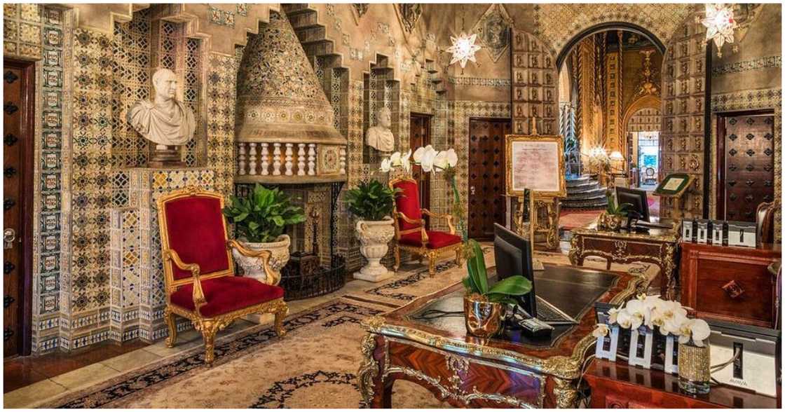 The architecture in the house The architecture in the house