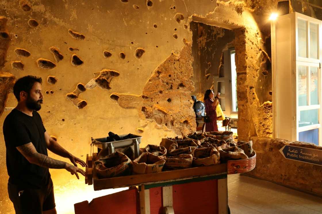 The exhibition "Allo, Beirut?" shows archives of Lebanon's troubled past fused with artistic depictions of the grim present The exhibition "Allo, Beirut?" shows archives of Lebanon's troubled past fused with artistic depictions of the grim present