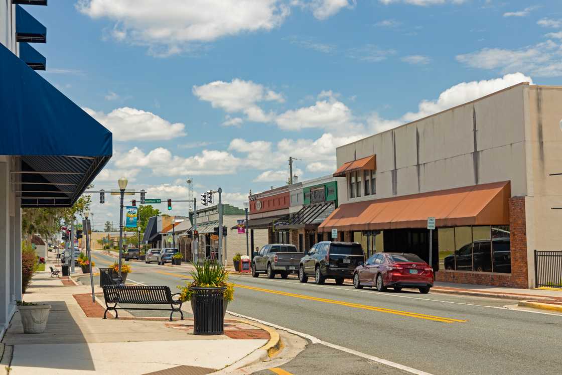 Marion Avenue in Lake City in a normal sunny workday