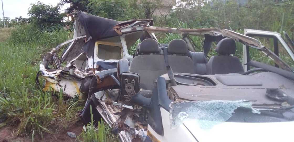 In Eastern Region: 5 perish as Ford bus crashes into spoilt tipper truck