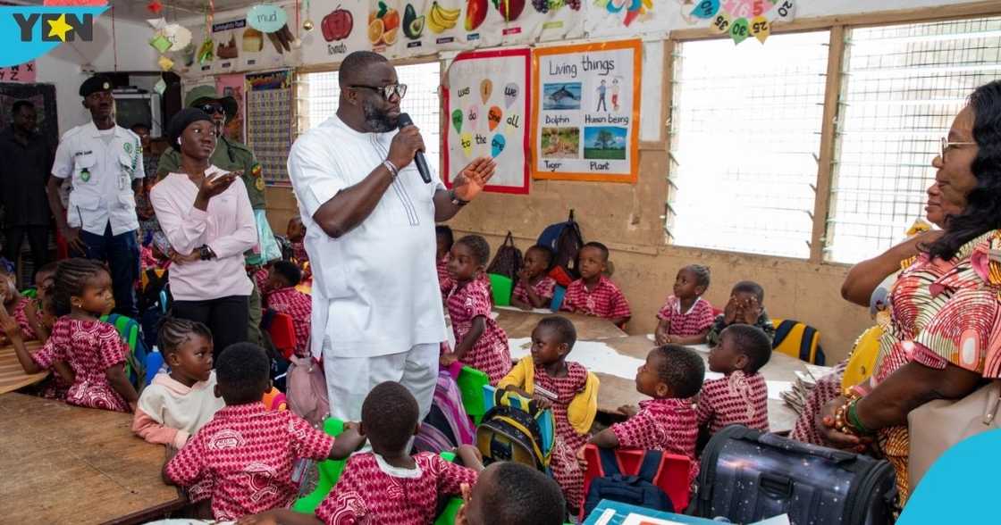 Haruna Iddrisu, Ghana Education Service, Mother tongue in basic schools, local language, Michael Kpakpo Allotey, Accra Mayor, Ga language, Oobakɛ. Haruna Iddrisu, Ghana Education Service, Mother tongue in basic schools, local language, Michael Kpakpo Allotey, Accra Mayor, Ga language, Oobakɛ.