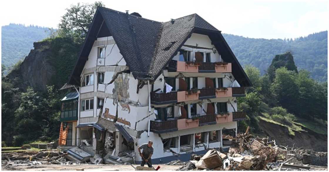 Photo of a dilapidated house