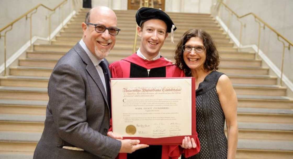 I Told You I'd Come Back to Get it: Throwback Pic of Zuckerberg Bagging Degree Generates Funny Reactions I Told You I'd Come Back to Get it: Throwback Pic of Zuckerberg Bagging Degree Generates Funny Reactions