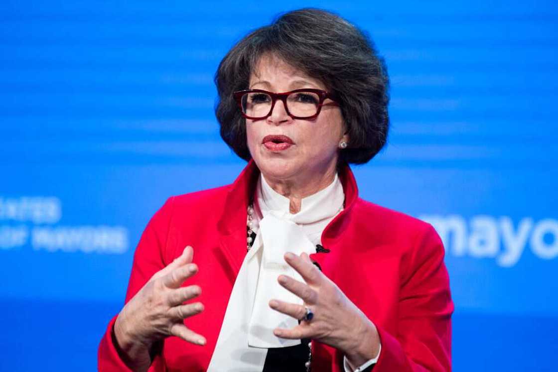 Valerie Jarrett Valerie Jarrett