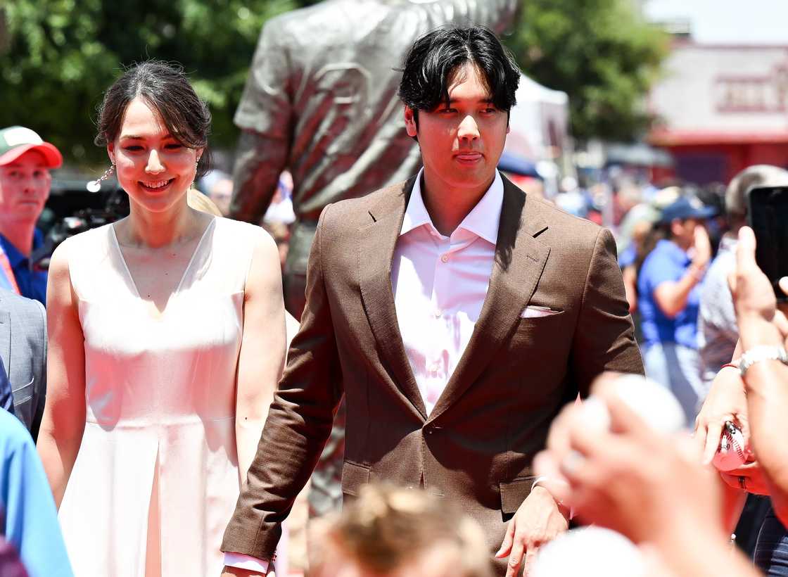 Mamiko Tanaka and Shohei Ohtani walked the red carpet.