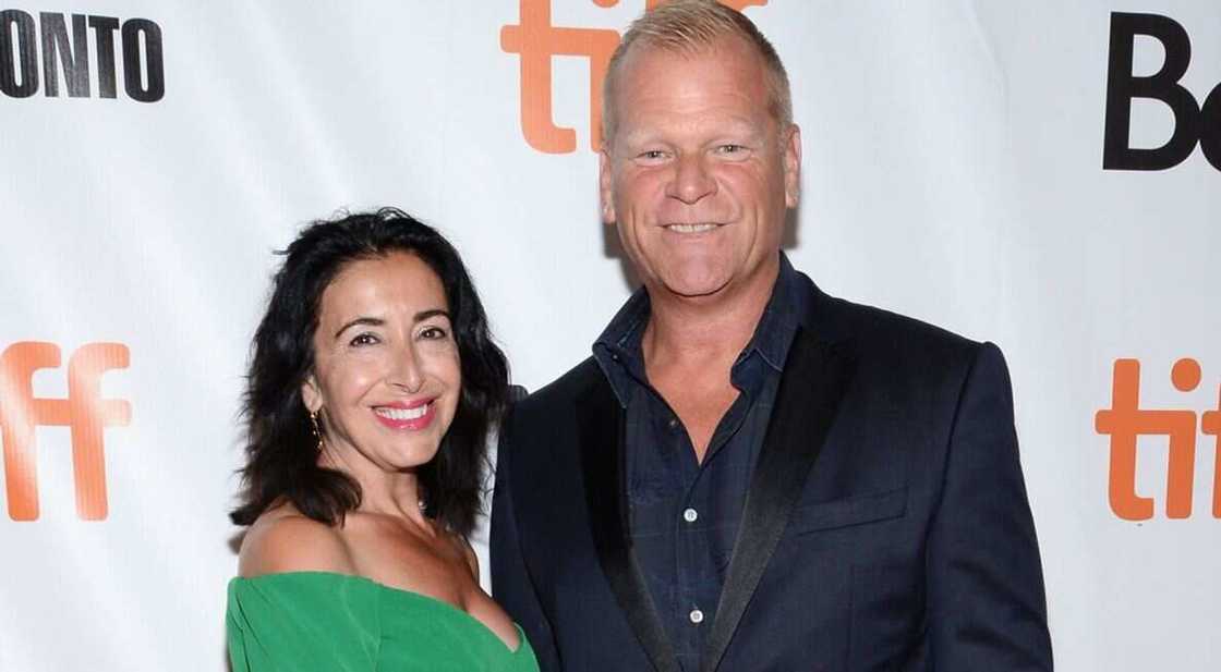 Is Mike Holmes married Is Mike Holmes married