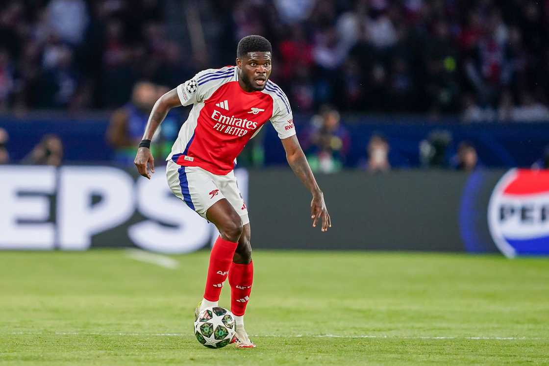 Thomas Partey of Arsenal controls the ball during the UEFA Champions League 2024/25 Semi Final Second Leg match between Paris Saint-Germain and Arsenal FC at Parc des Princes on May 07, 2025 in Paris, France Thomas Partey of Arsenal controls the ball during the UEFA Champions League 2024/25 Semi Final Second Leg match between Paris Saint-Germain and Arsenal FC at Parc des Princes on May 07, 2025 in Paris, France