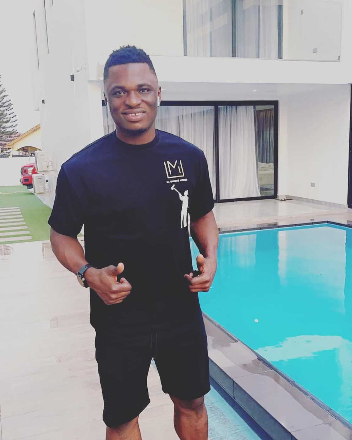 Ex-Ghana and Asante Kotoko defender Rashid Sumaila spotted in his mansion in Ghana Ex-Ghana and Asante Kotoko defender Rashid Sumaila spotted in his mansion in Ghana