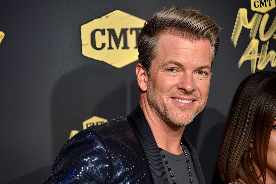 Joe Don Rooney of Rascal Flatts attends the 2018 CMT Music Awards