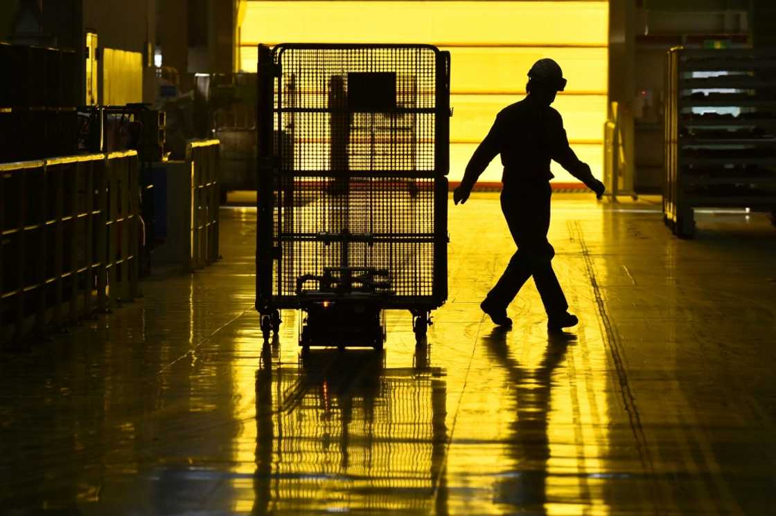 Japan's largest manufacturers feel less optimistic about business conditions, with confidence falling to its lowest level in more than two years Japan's largest manufacturers feel less optimistic about business conditions, with confidence falling to its lowest level in more than two years