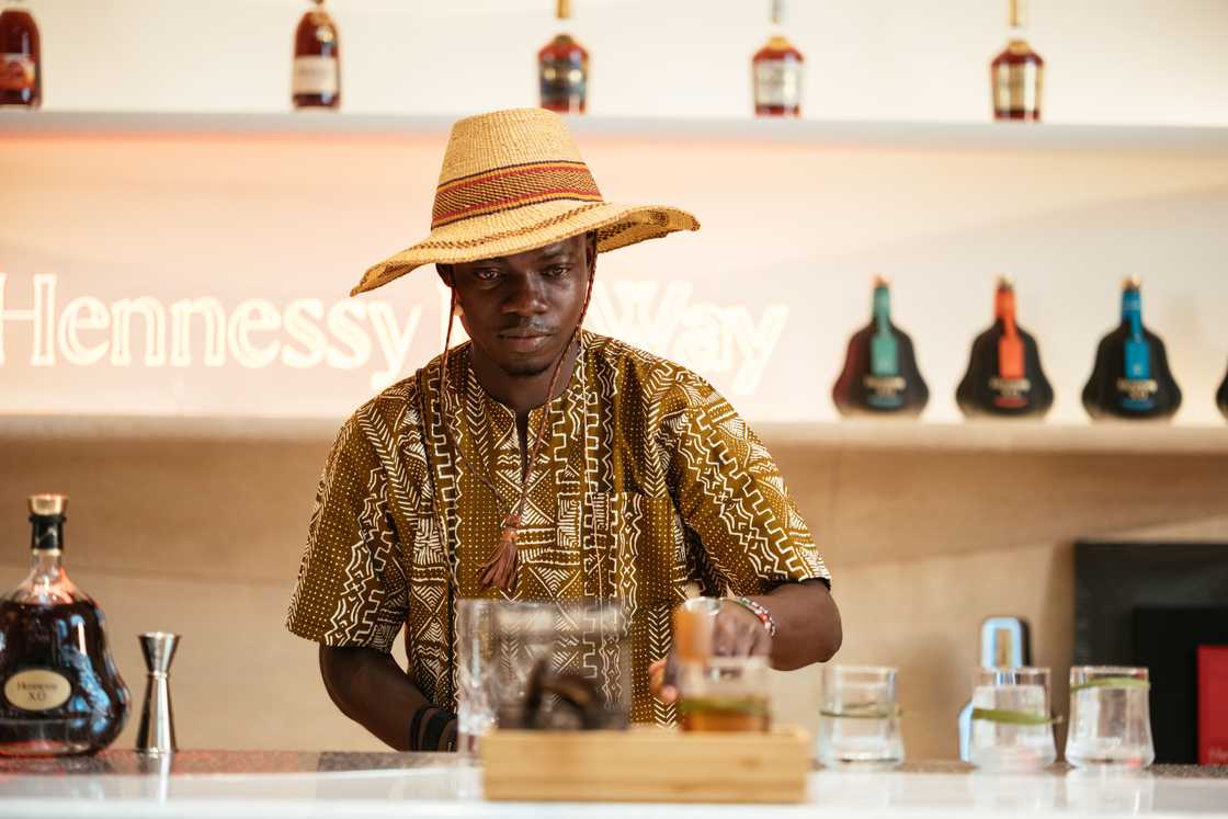 Kehinde “Kenizmix” Omosowoeni – Nigeria Cocktail: Good Morning, Honey