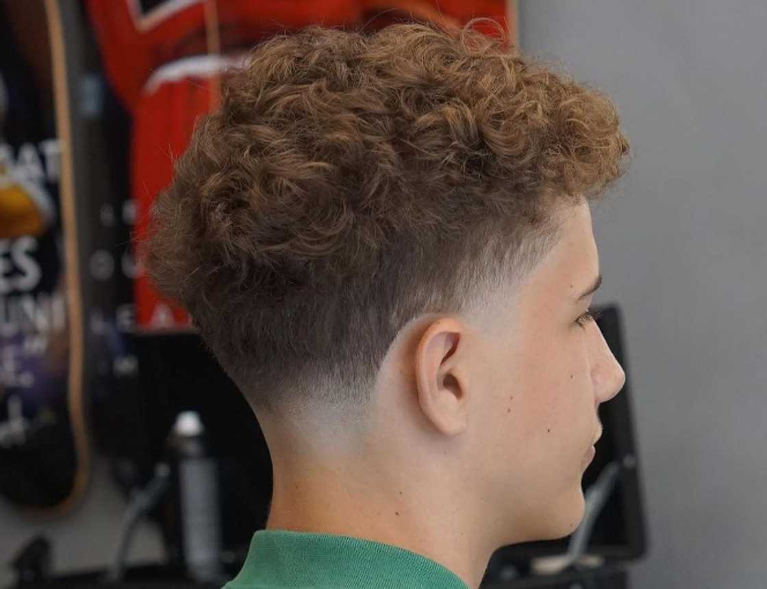 Textured crop curls Textured crop curls