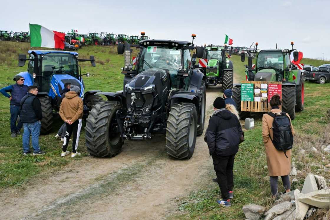Farmers have been staging small protests from Sicily to Turin, demanding action on a range of issues Farmers have been staging small protests from Sicily to Turin, demanding action on a range of issues