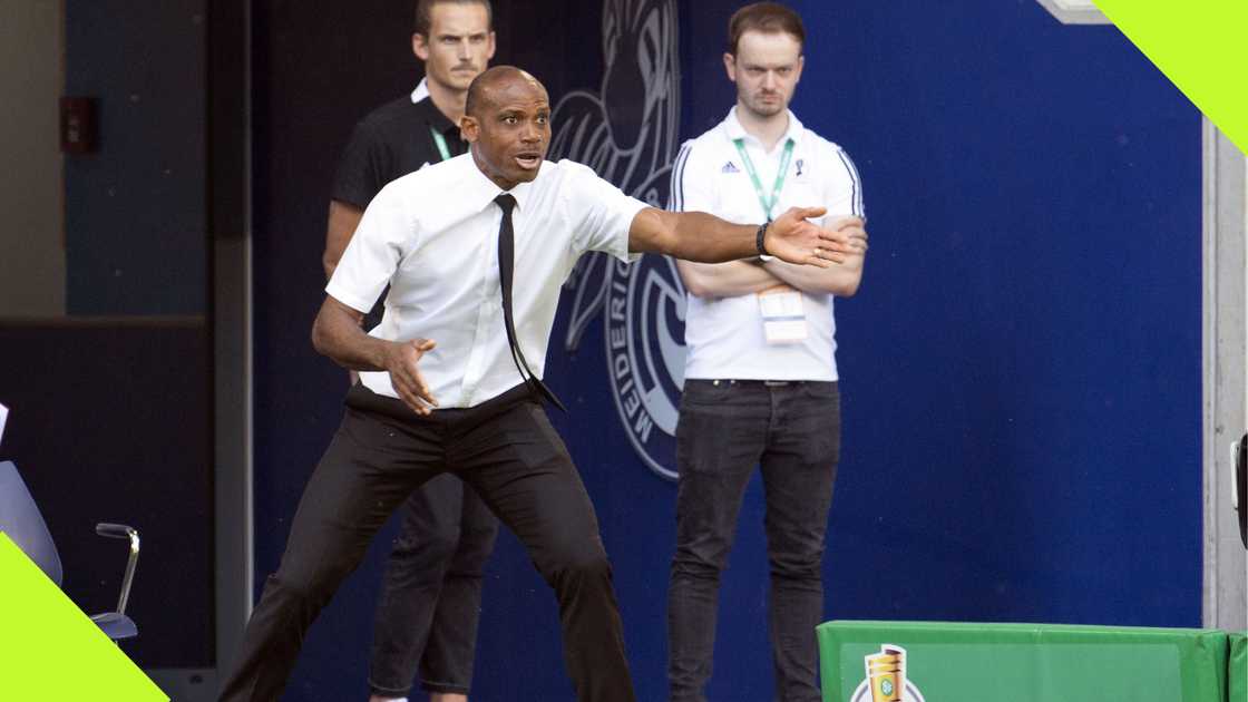 Sunday Oliseh, SV Straelen, FC St Pauli, Schauinsland-Reisen-Arena, North Rhine-Westphalia, Duisburg, DFB Cup. Sunday Oliseh, SV Straelen, FC St Pauli, Schauinsland-Reisen-Arena, North Rhine-Westphalia, Duisburg, DFB Cup.