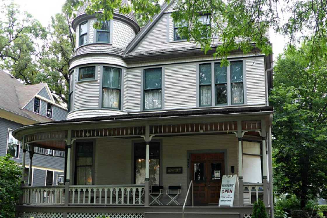 Earnest Hemingway house