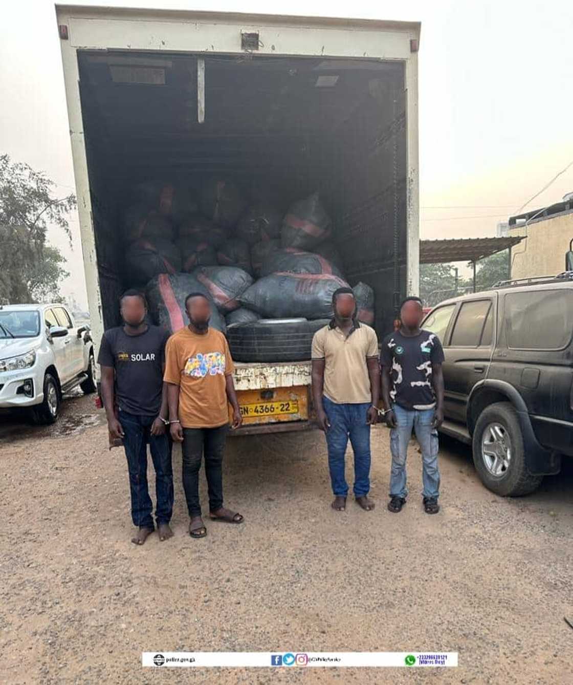 Some police officers have rejected a GH₵20,000 bribe and arrested 4 persons for possessing 104 bags of narcotics Some police officers have rejected a GH₵20,000 bribe and arrested 4 persons for possessing 104 bags of narcotics