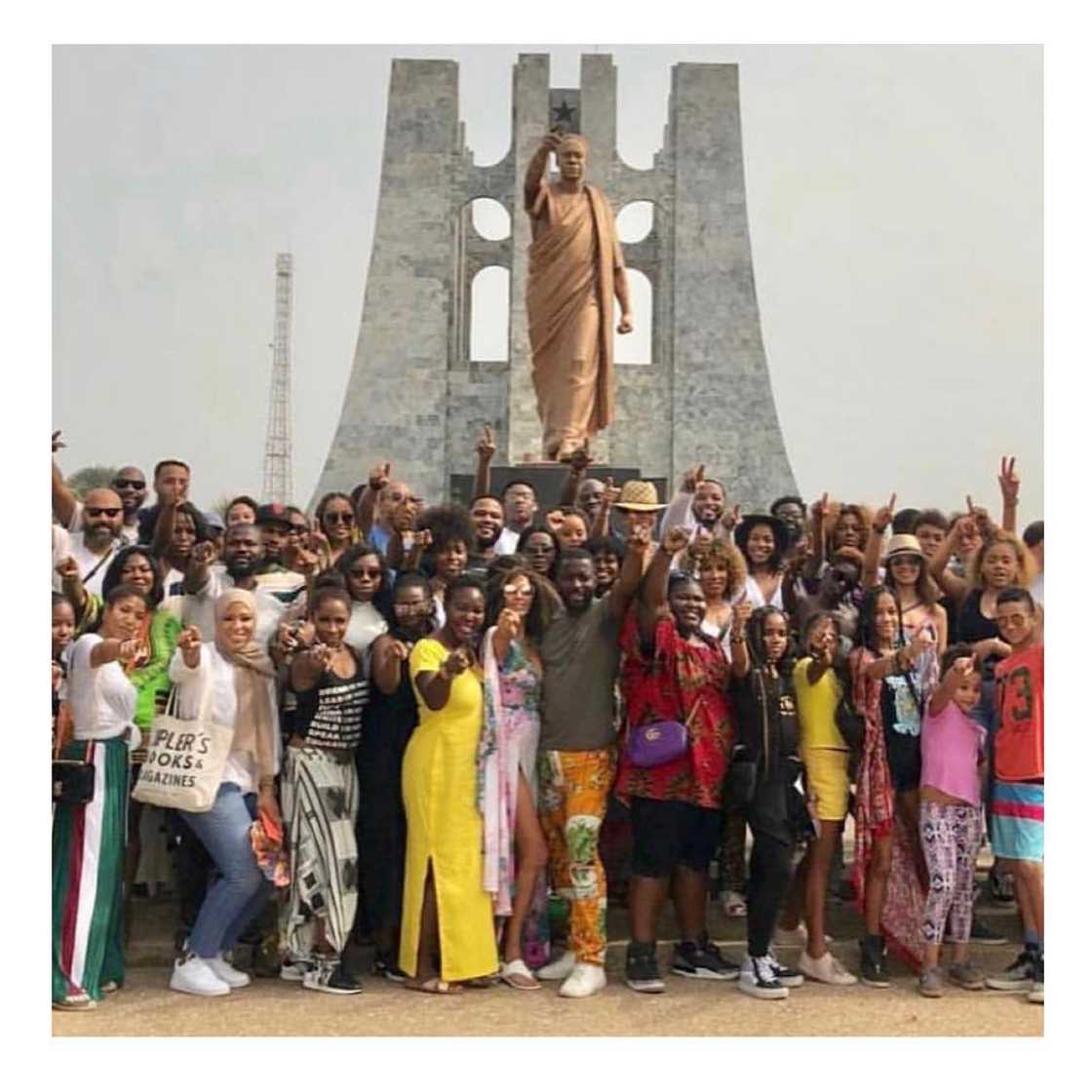 Returnees from the diaspora gather around for a group picture