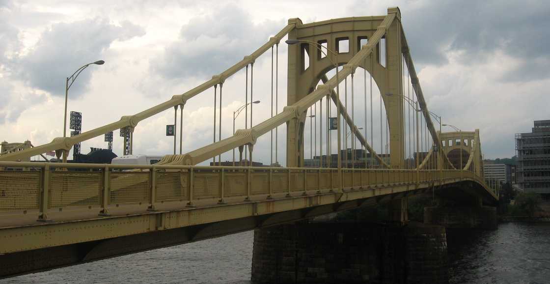 How many bridges are in Pittsburgh How many bridges are in Pittsburgh