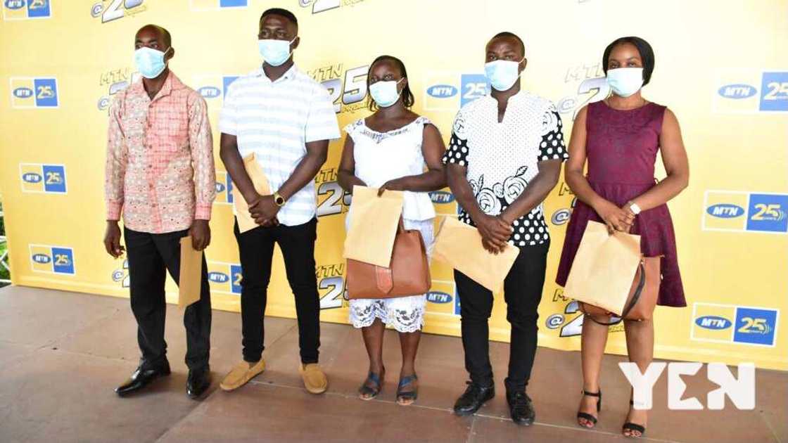 MTN presents 5 brand new Hyundai Sonata to 1st batch of winners of the MTN @25 mega promo MTN presents 5 brand new Hyundai Sonata to 1st batch of winners of the MTN @25 mega promo