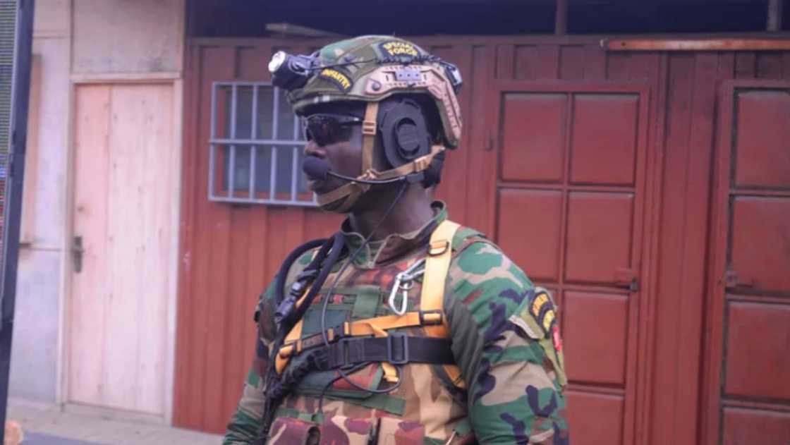 Photos of Akufo-Addo’s fearsome bodyguard hit the internet Photos of Akufo-Addo’s fearsome bodyguard hit the internet