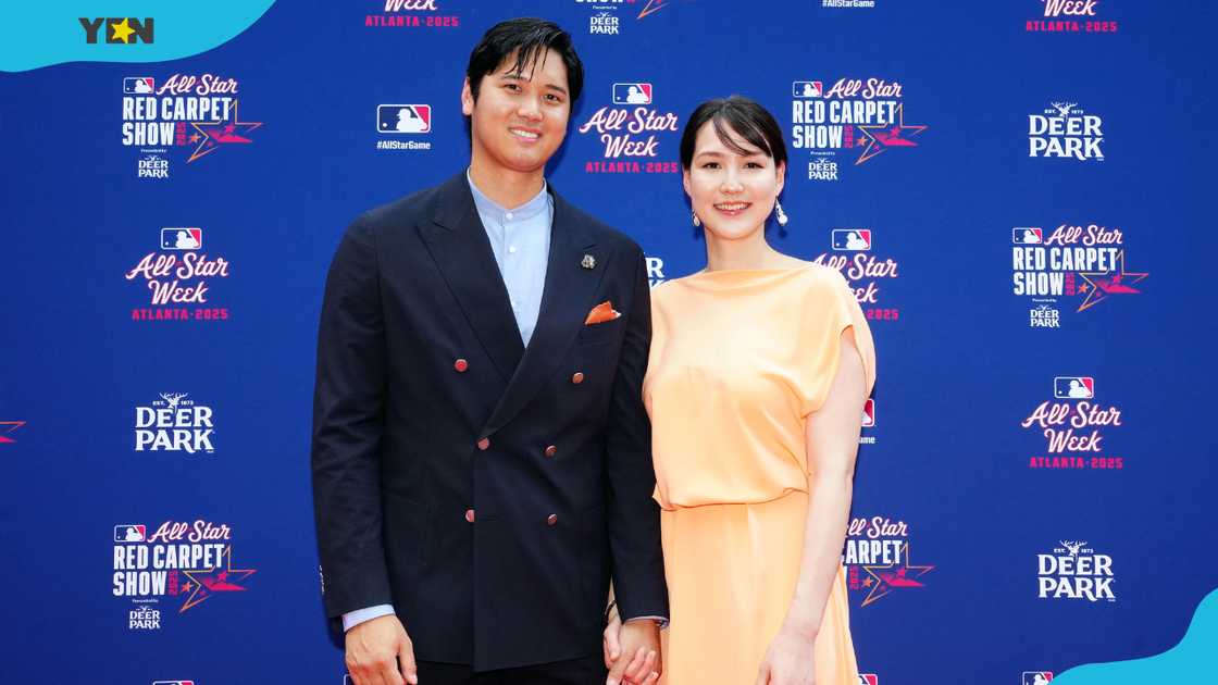 Shohei Ohtani and Mamiko Tanaka pose for a photo during the 2025 All-Star Red Carpet Show