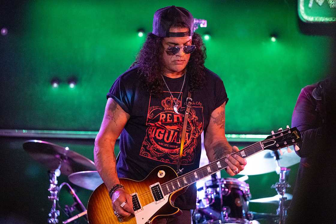 Slash of Guns N' Roses performs onstage during the Tribute to Barry Goldberg benefit concert Slash of Guns N' Roses performs onstage during the Tribute to Barry Goldberg benefit concert
