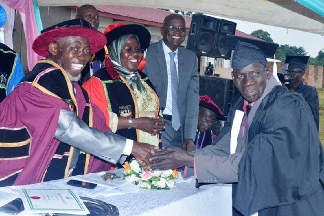 Inspiring 75-year-old man graduates in vocational studies