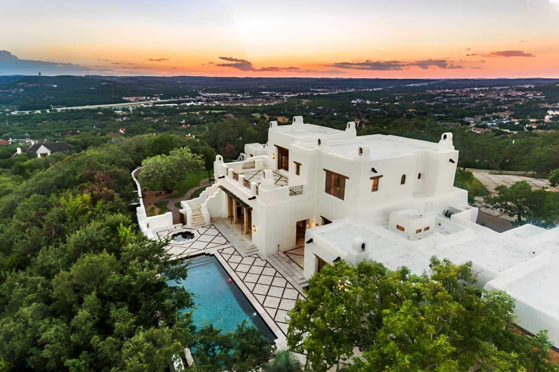 George Strait's house