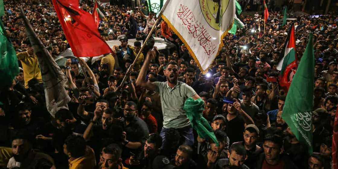 Snaps Show Celebrations in Gaza as Israel & Hamas Peace Agreement Begins