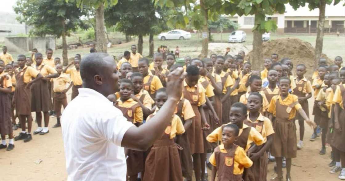 The story of how a Ghanaian man became a humanitarian after being a truck pusher