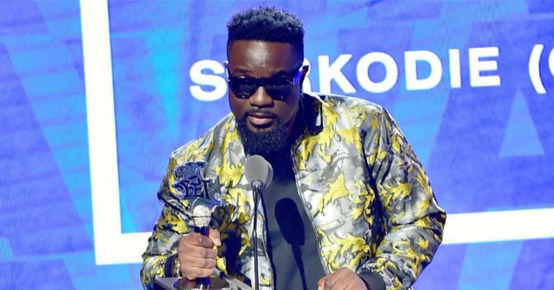 Sarkodie: Nigerian presenter says Ghanaians do not appreciate rapper in video; fans react Sarkodie: Nigerian presenter says Ghanaians do not appreciate rapper in video; fans react