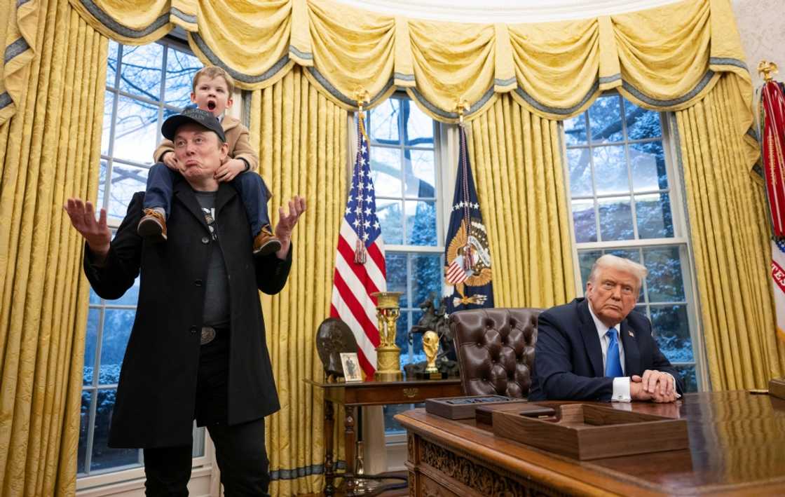 Musk carried his son X around the White House Musk carried his son X around the White House