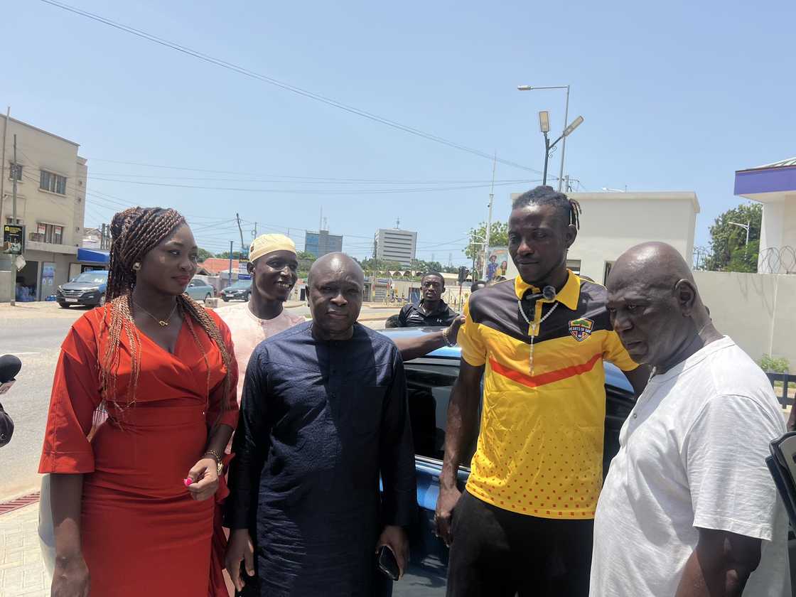 Hearts of Oak and Black Stars of Ghana goalkeeper Benjamin Asare gifted a Hyundai Elantra by Alhaji Seidu Agongo Hearts of Oak and Black Stars of Ghana goalkeeper Benjamin Asare gifted a Hyundai Elantra by Alhaji Seidu Agongo