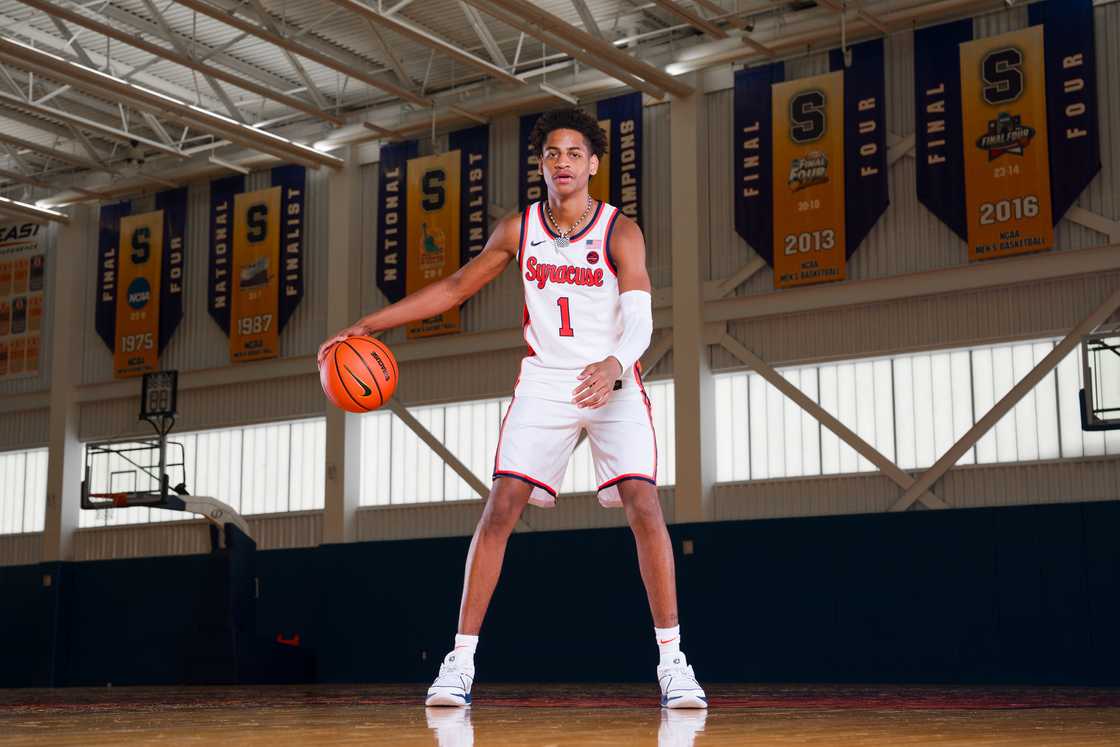 Kiyan Anthony poses for a photo during a recruit visit Kiyan Anthony poses for a photo during a recruit visit