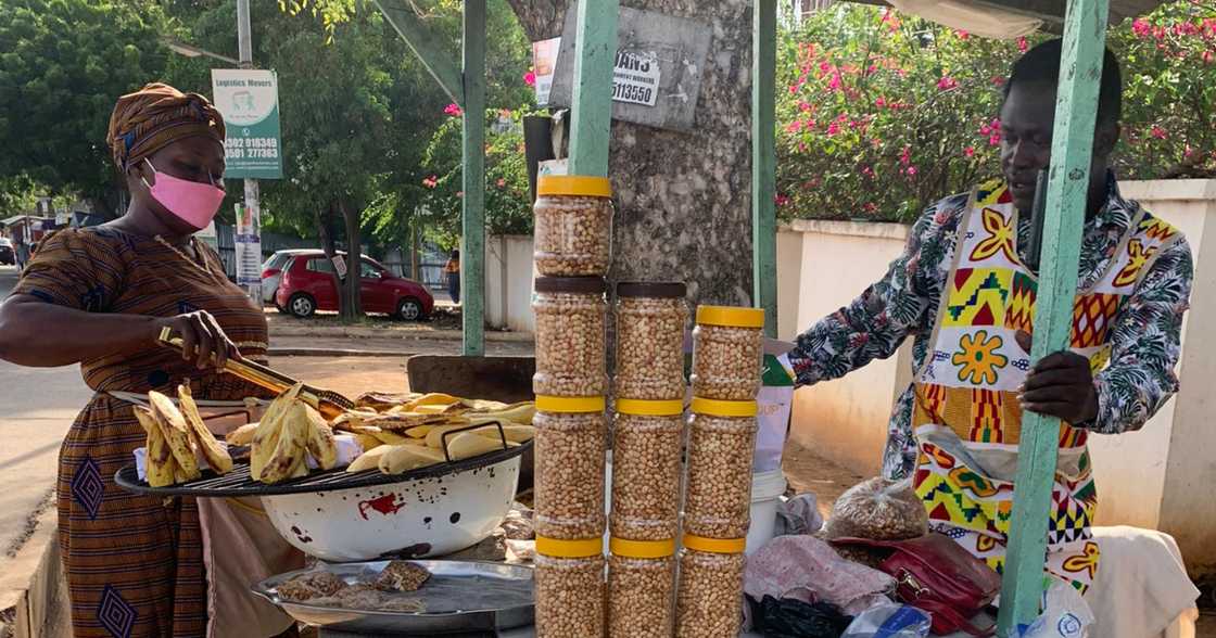 Sika Official shares story of his mother who sells roasted plantain Sika Official shares story of his mother who sells roasted plantain