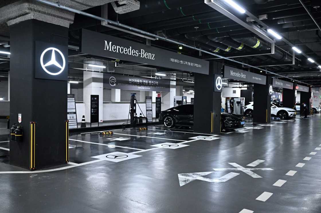 A Mercedes electric car charging station at a parking lot in Seoul. Mercedes-Benz Korea has released the names of its electric vehicle battery suppliers, bowing to public outrage after one of its cars burst into flame in a parking lot earlier this month. A Mercedes electric car charging station at a parking lot in Seoul. Mercedes-Benz Korea has released the names of its electric vehicle battery suppliers, bowing to public outrage after one of its cars burst into flame in a parking lot earlier this month.