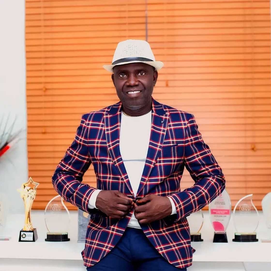 Dr Lawson, Mansion, Kumasi, Herbal Medicine, Ghana, Cars Dr Lawson, Mansion, Kumasi, Herbal Medicine, Ghana, Cars