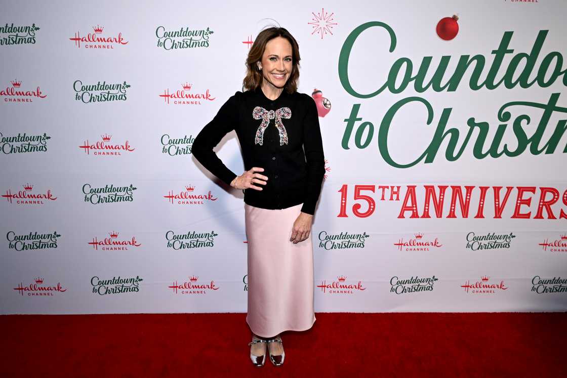 Nikki DeLoach attends the Hallmark Channel's Countdown To Christmas Jingle Stop Bus Tour Fan Event Nikki DeLoach attends the Hallmark Channel's Countdown To Christmas Jingle Stop Bus Tour Fan Event