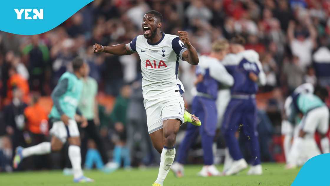 Kevin Danso, Tottenham Hotspur, Europa League, Manchester United. Kevin Danso, Tottenham Hotspur, Europa League, Manchester United.