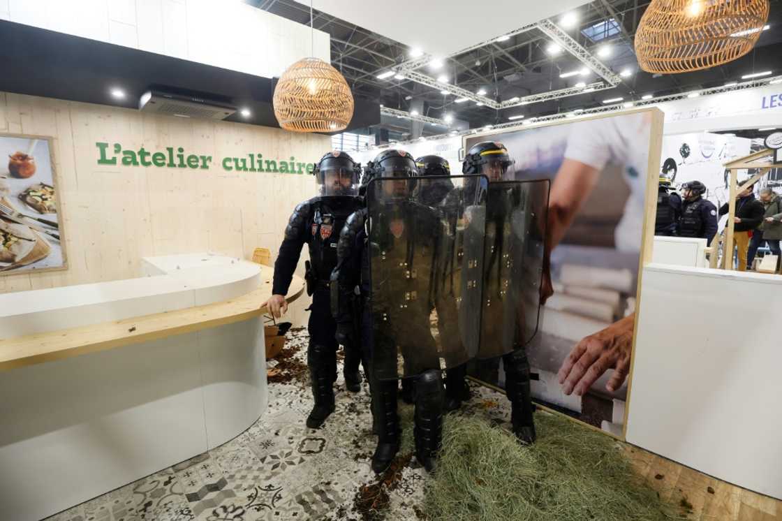 Throughout the day, police and protestors pushed each other back and forth in chaotic scenes Throughout the day, police and protestors pushed each other back and forth in chaotic scenes