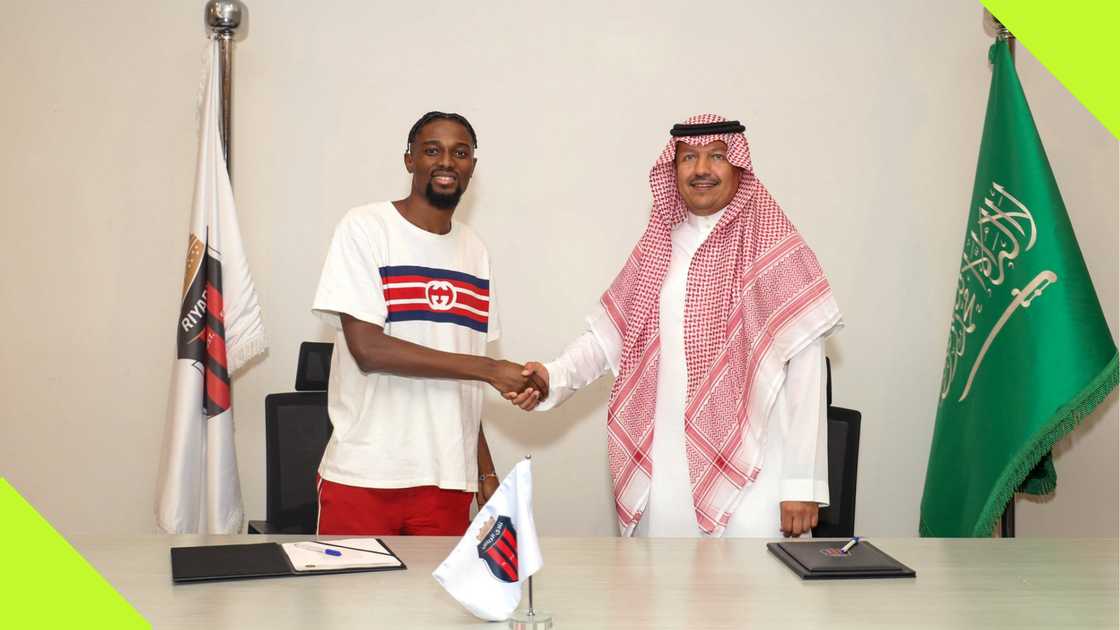 Bernard Mensah join Al Riyadh.